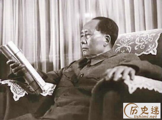 毛泽东爱读书的故事