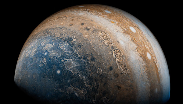 美国航天局NASA公布木星两极照布满巨型风暴,木星 飞船